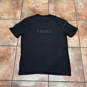 VUORI Short Sleeve Strato Graphic Tee Men's Size Medium Black